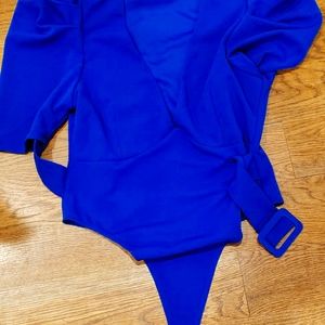 Used  and good quality clothes M and L sizes.